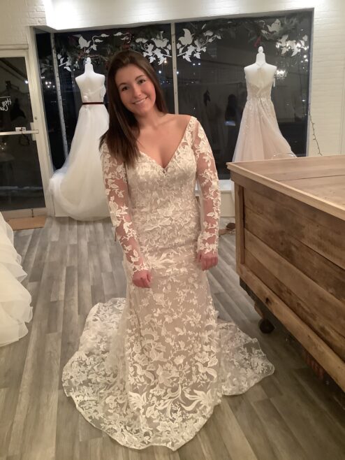 When a wedding dress transforms itself into a second look!